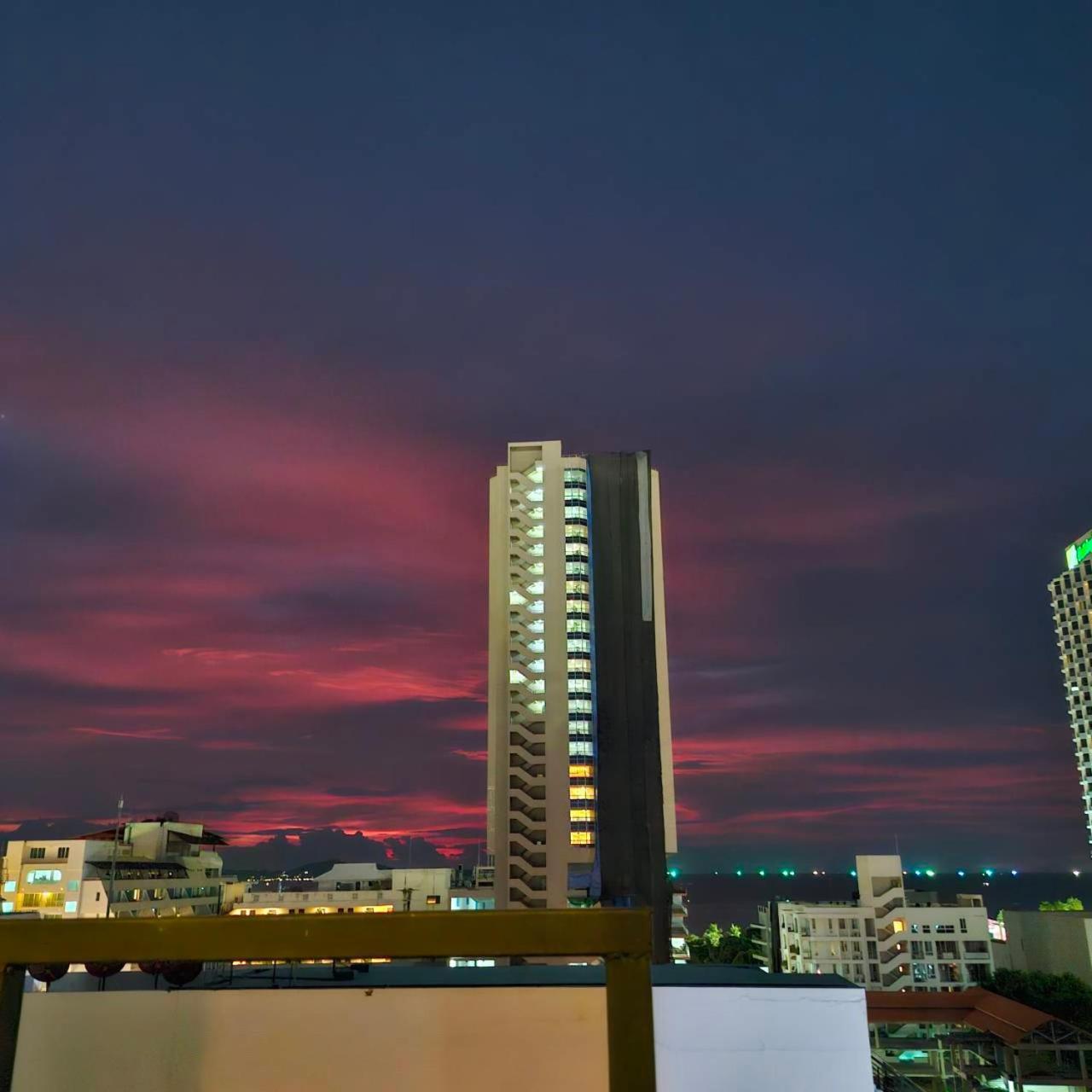 Xq Pattaya Hotel Luaran gambar